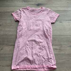 Lululemon t shirt